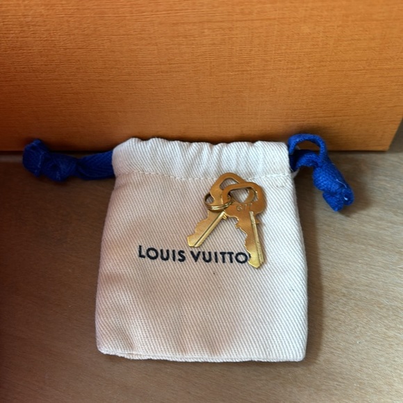 LOUIS VUITTON hot pink mini monogram speedy. - Picture 3 of 8